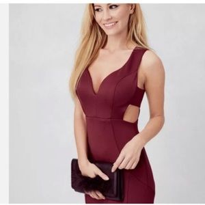 Emerald Sundae Cutout Maxi Formal Dress Bergundy Size Medium